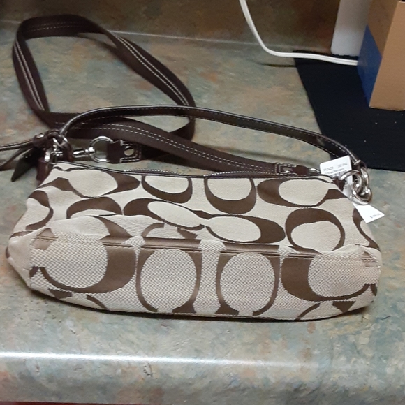 Coach - Picture 3 of 4